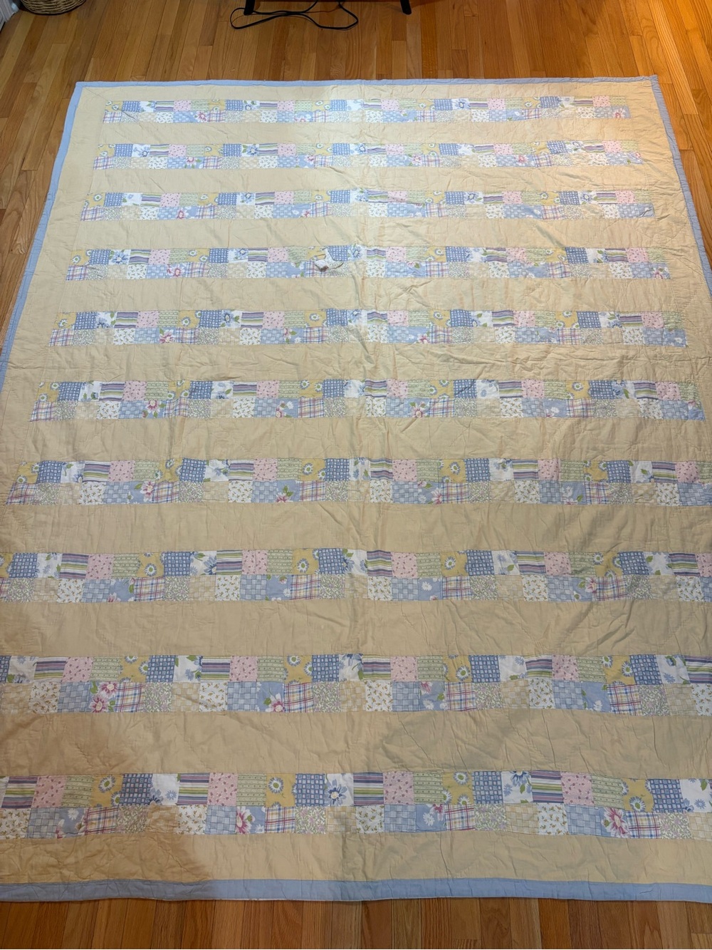Vintage King Size Reversible Patchwork Quilt Yellow Floral 104x85”